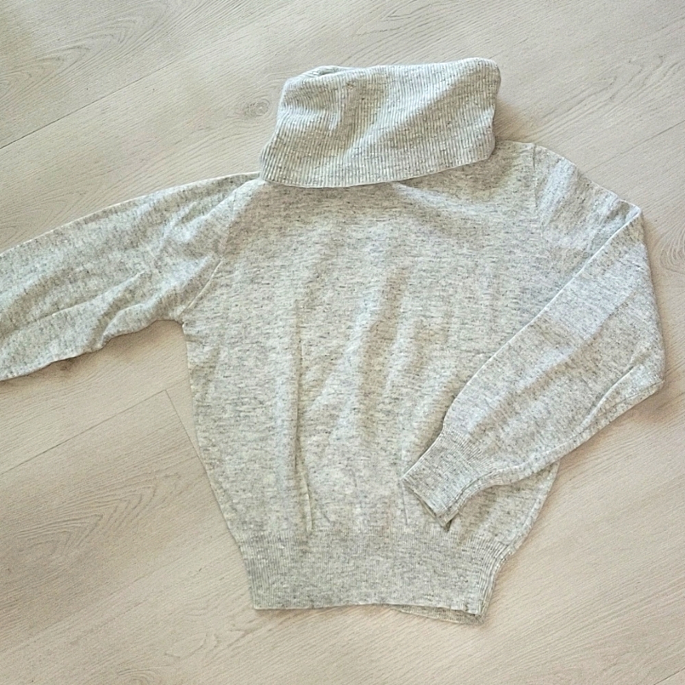 Cute Lambswool sweater